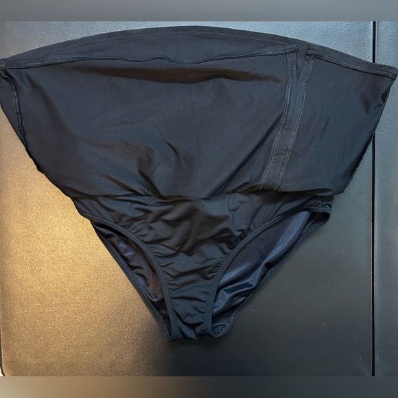 Lands End swim skirt - Picture 5 of 7